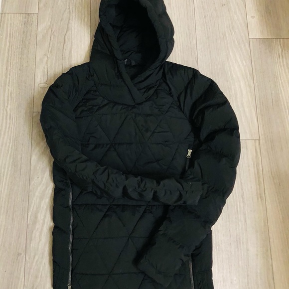 Lululemon black quilted puffy ladies jacket - Picture 3 of 4